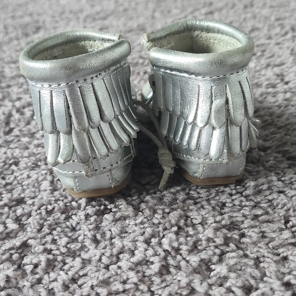 Minnetonka silver metallic fringe booties-4